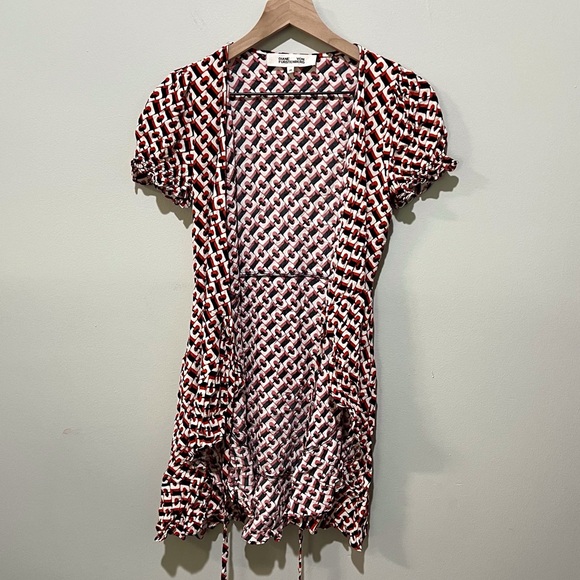 Diane von Furstenberg Emilia Geometric Mini Wrap Dres - Picture 7 of 8